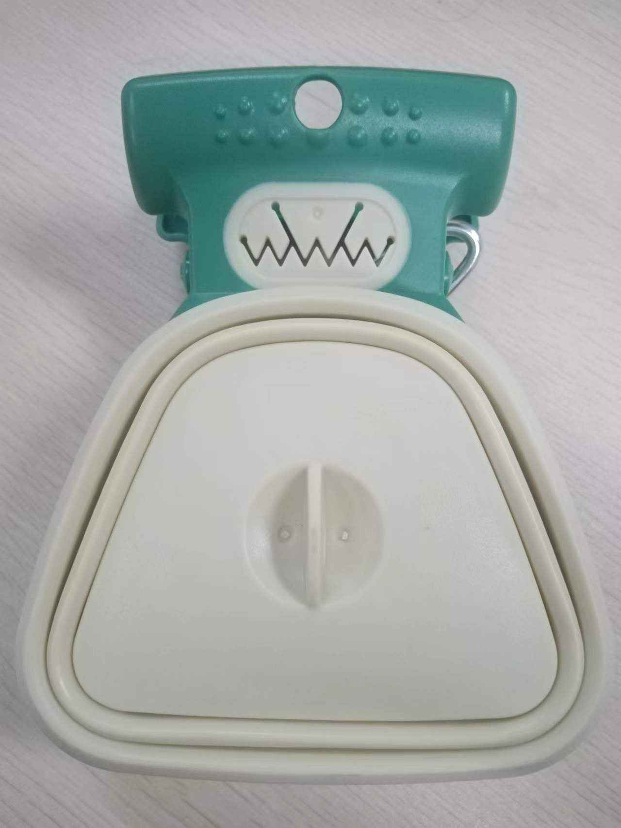 Foldable Dog Poop Scooper & Bag Dispenser for Easy Cleanup